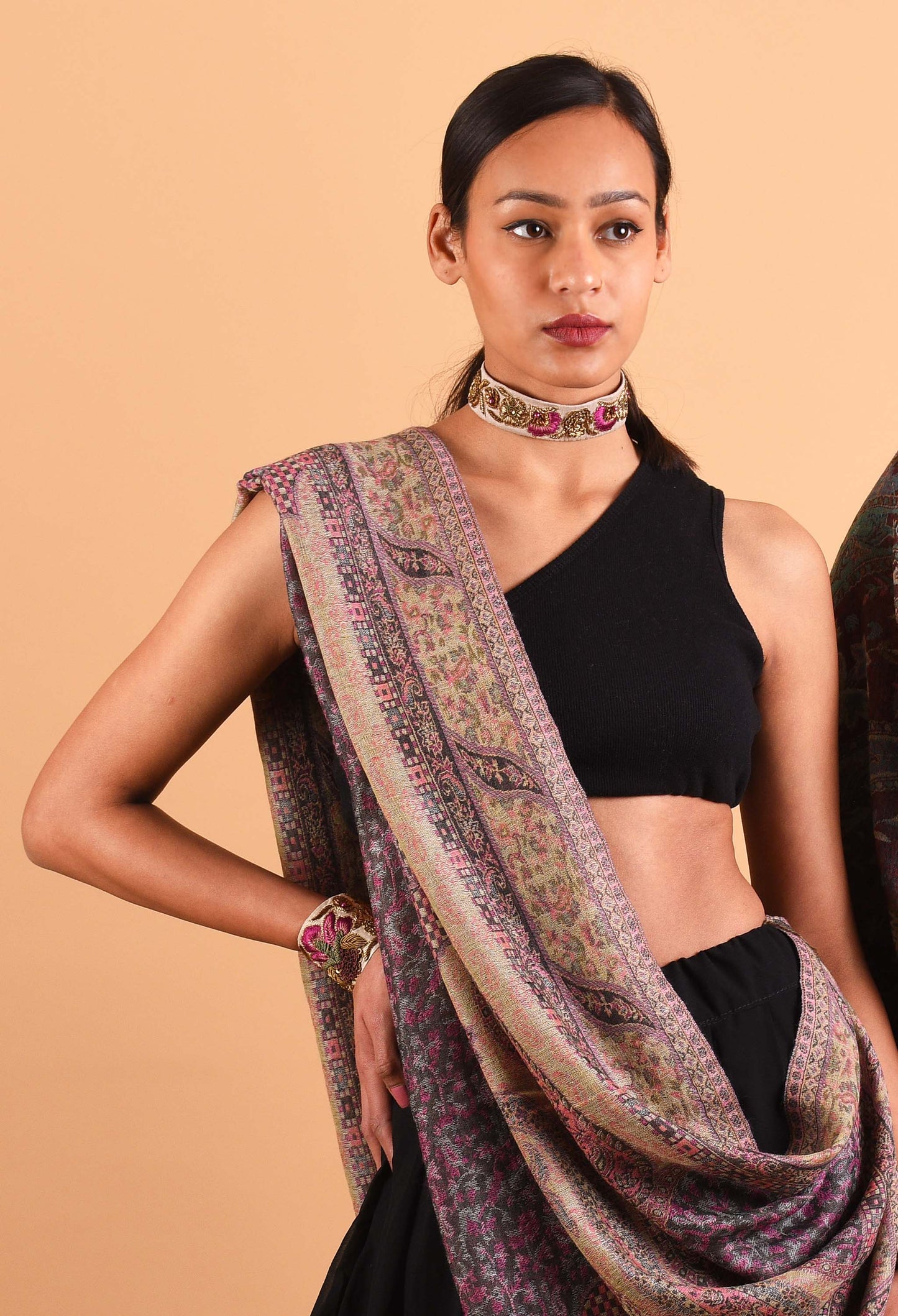 Complete look with Your Highness choker and bracelet, inspired by Indian traditions