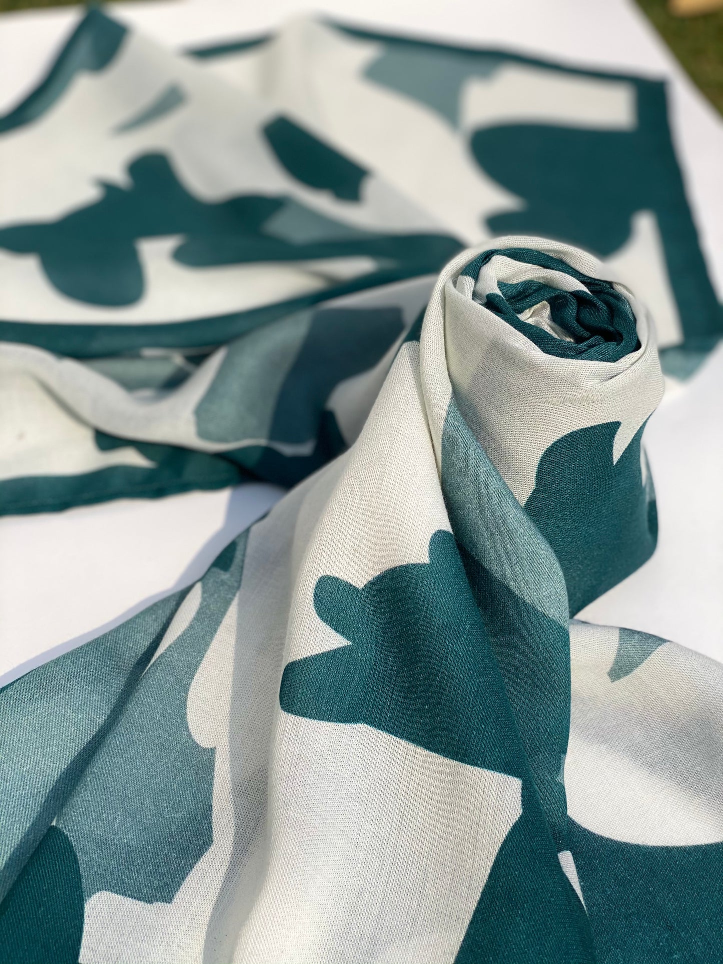 Milky Tide | Scented Stole